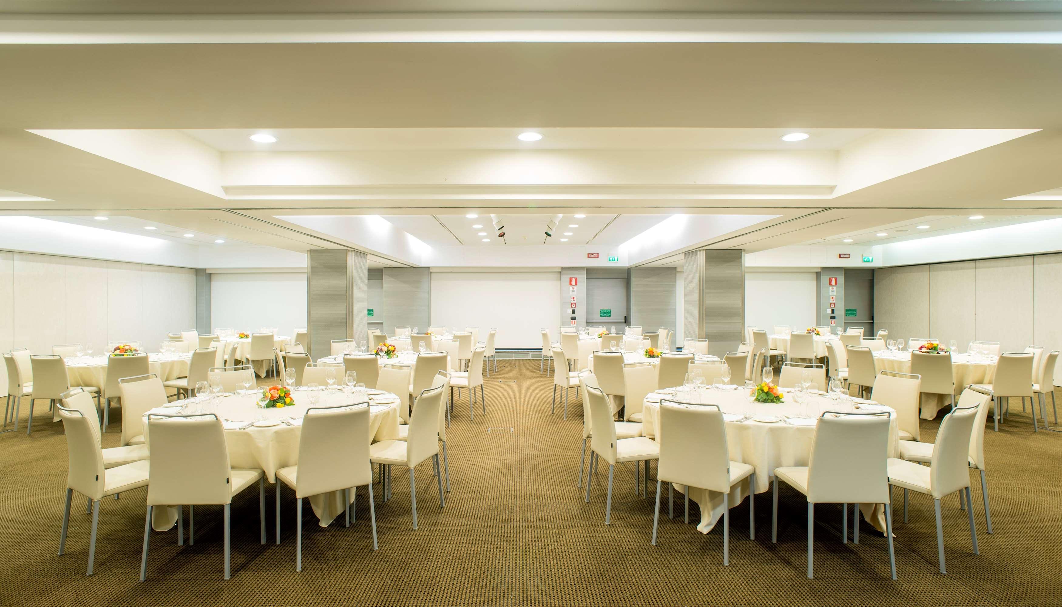 Nh Milano 2 Hotel Segrate Bagian luar foto