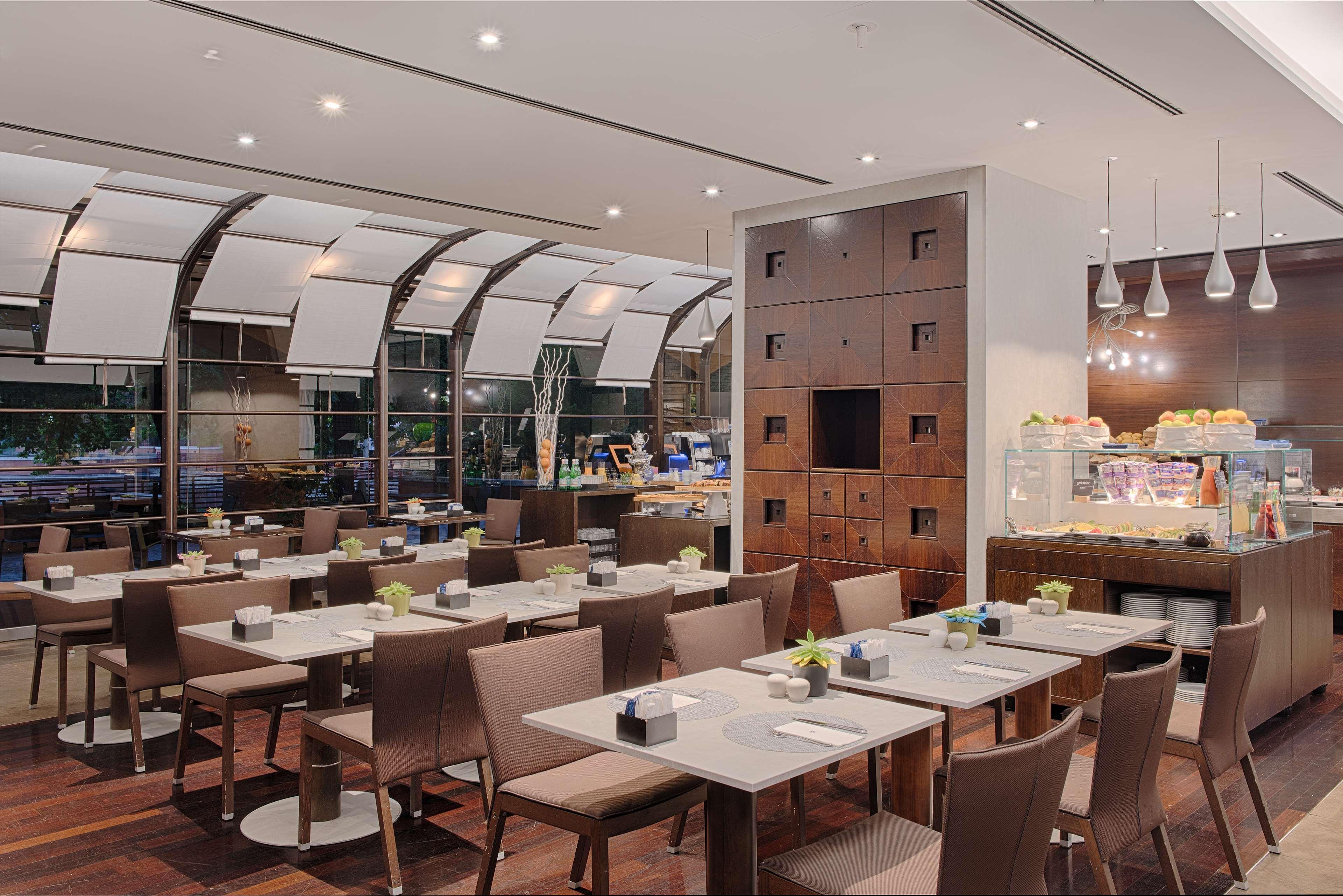 Nh Milano 2 Hotel Segrate Bagian luar foto